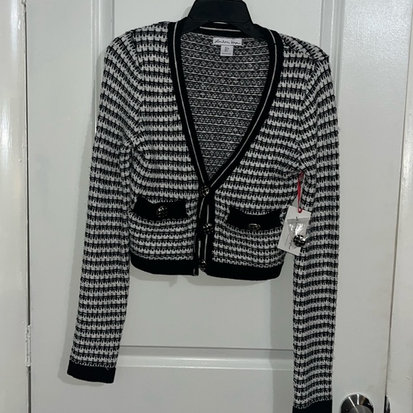 Fashionable Cropped Blazer - Picture 1 of 3